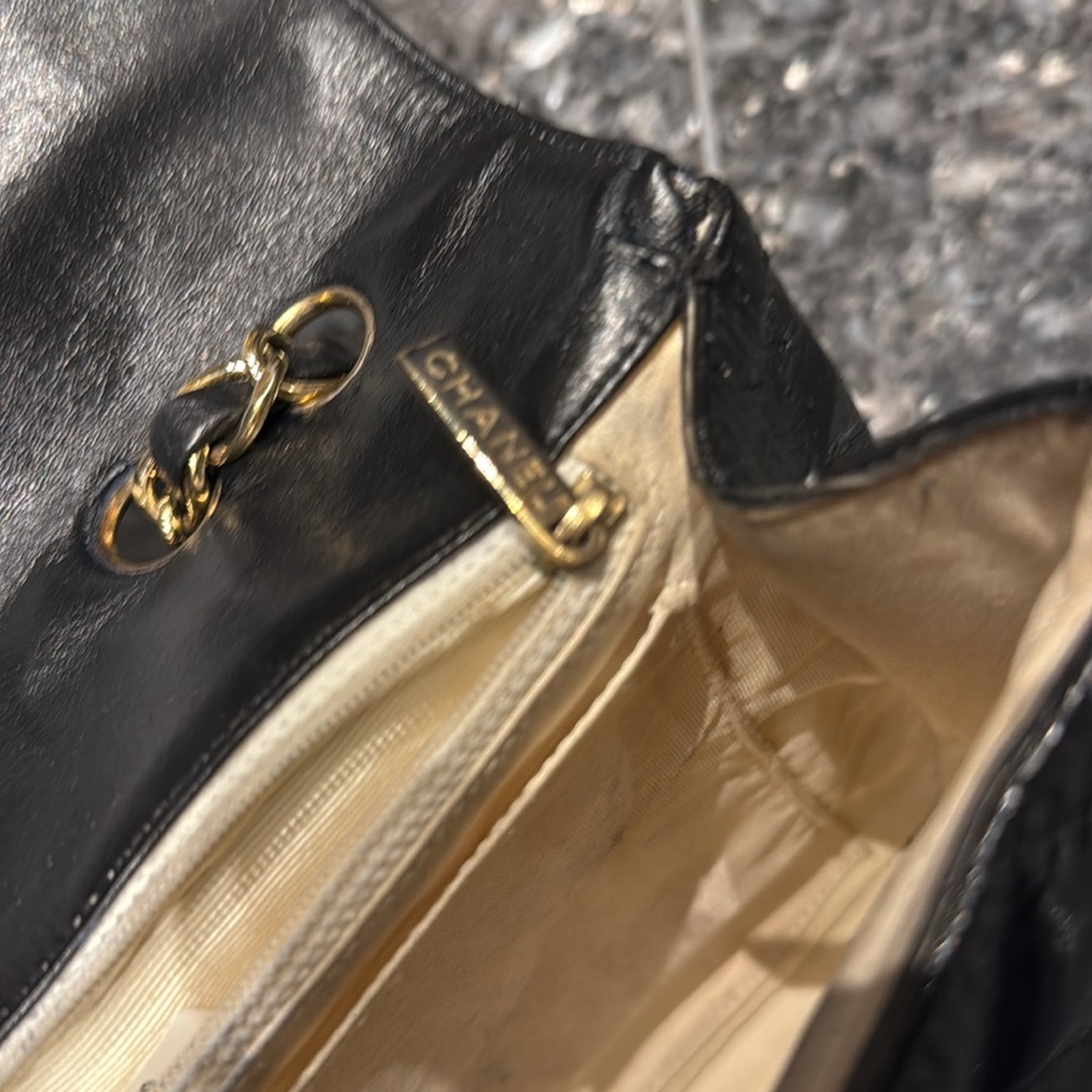 Chanel Jumbo Patent Classic Bag - Picture 9 of 10